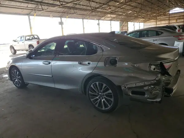 58ADZ1B13LU078616 2020 LEXUS ES - Image 2