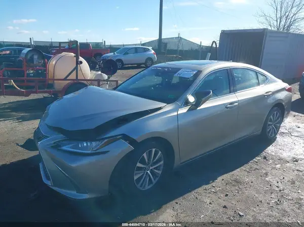 58ADZ1B13MU095708 2021 LEXUS ES - Image 2