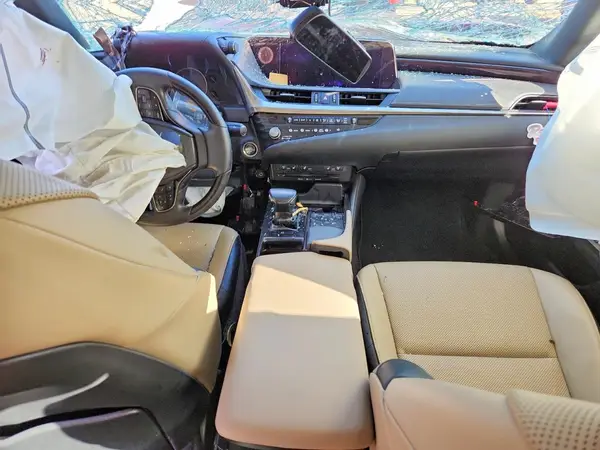 58ADZ1B13MU101717 2021 LEXUS ES - Image 8