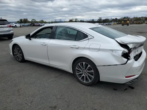 58ADZ1B13MU105217 2021 LEXUS ES - Image 2