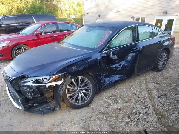 58ADZ1B13MU110479 2021 LEXUS ES - Image 2