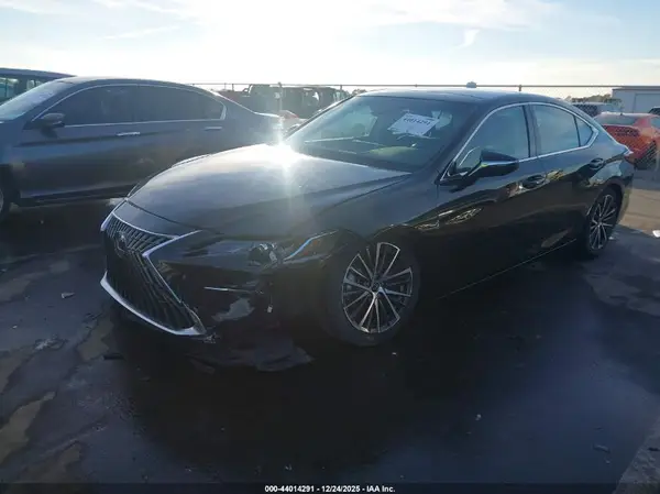 58ADZ1B13NU113996 2022 LEXUS ES - Image 2