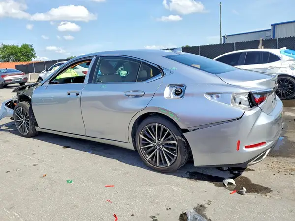 58ADZ1B13NU118471 2022 LEXUS ES - Image 2
