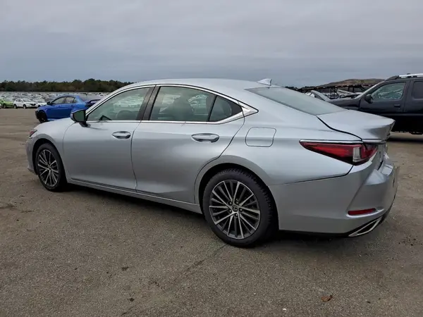 58ADZ1B13NU121385 2022 LEXUS ES - Image 2
