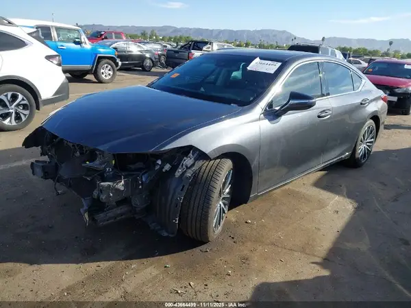 58ADZ1B13NU121449 2022 LEXUS ES - Image 2