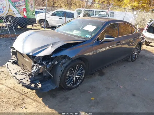 58ADZ1B13NU124626 2022 LEXUS ES - Image 2