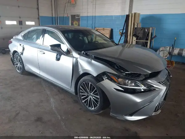 58ADZ1B13NU134637 2022 LEXUS ES - Image 1