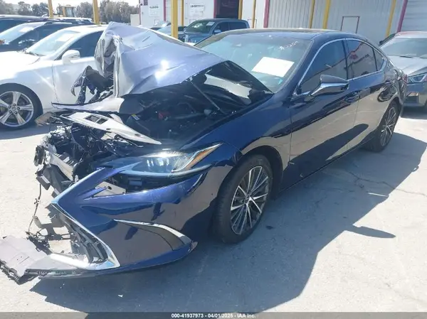 58ADZ1B13PU140800 2023 LEXUS ES - Image 2