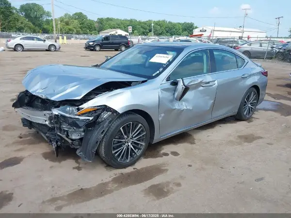 58ADZ1B13PU145138 2023 LEXUS ES - Image 2