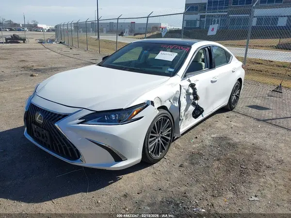 58ADZ1B13PU150968 2023 LEXUS ES - Image 2
