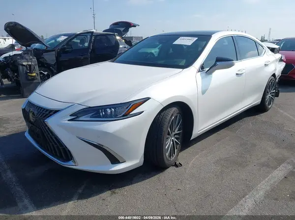58ADZ1B13RU182032 2024 LEXUS ES - Image 2