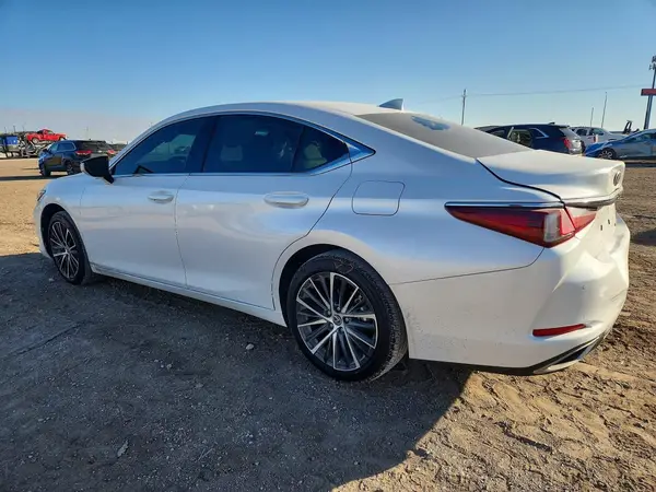 58ADZ1B13SU214032 2025 LEXUS ES - Image 2