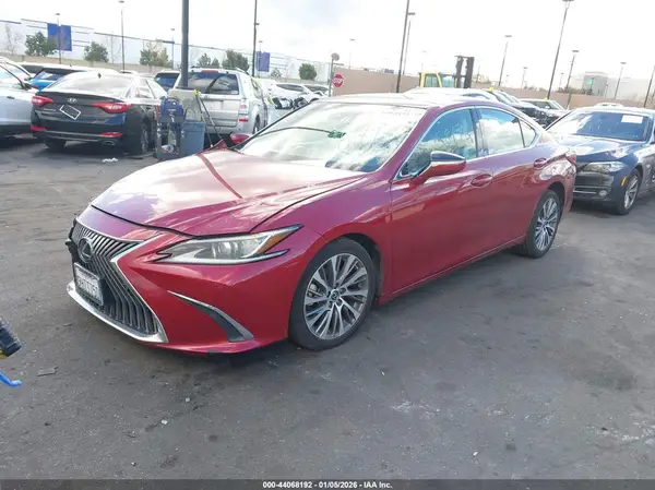 58ADZ1B14LU052977 2020 LEXUS ES - Image 2