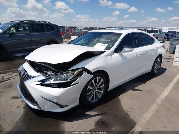 58ADZ1B14LU053045 2020 LEXUS ES - Image 2
