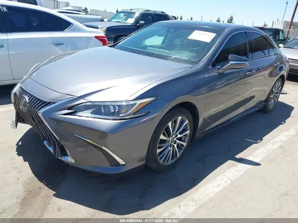 58ADZ1B14LU053076 2020 LEXUS ES - Image 2