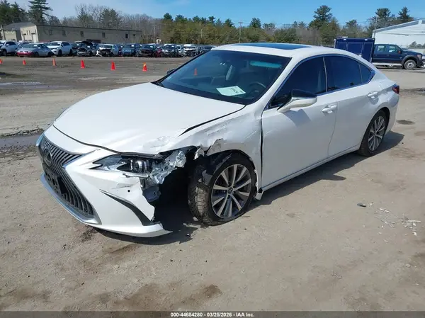 58ADZ1B14LU053885 2020 LEXUS ES - Image 2