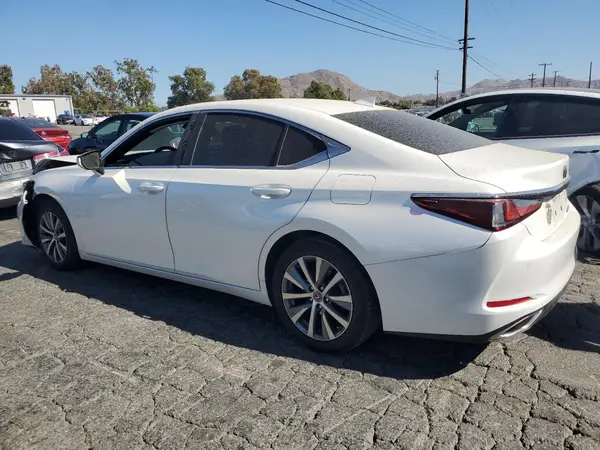 58ADZ1B14LU054616 2020 LEXUS ES - Image 2