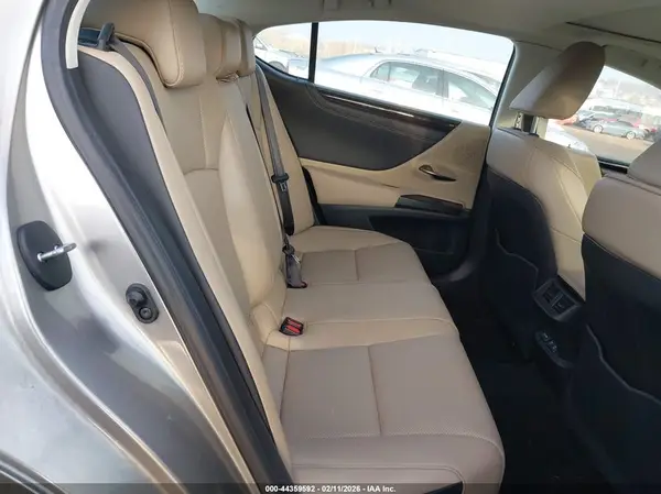 58ADZ1B14LU055121 2020 LEXUS ES - Image 8