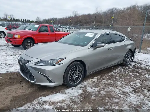 58ADZ1B14LU063249 2020 LEXUS ES - Image 2