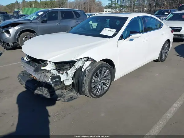 58ADZ1B14LU063607 2020 LEXUS ES - Image 2