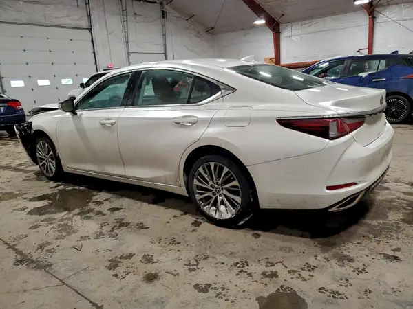 58ADZ1B14LU070198 2020 LEXUS ES - Image 2
