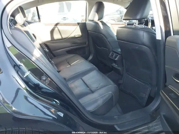 58ADZ1B14LU075949 2020 LEXUS ES - Image 8