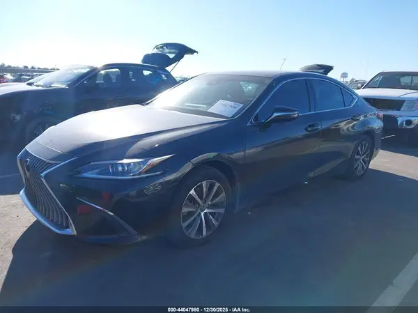 58ADZ1B14MU096186 2021 LEXUS ES - Image 2