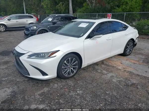 58ADZ1B14MU101872 2021 LEXUS ES - Image 2