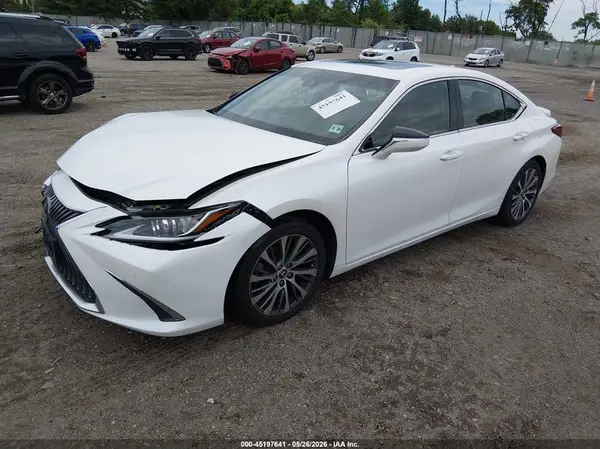 58ADZ1B14MU106697 2021 LEXUS ES - Image 2