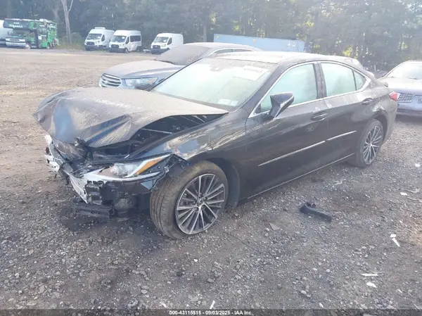 58ADZ1B14NU114414 2022 LEXUS ES - Image 2