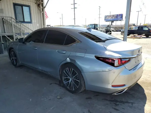 58ADZ1B14NU120424 2022 LEXUS ES - Image 2