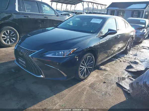 58ADZ1B14NU120794 2022 LEXUS ES - Image 2