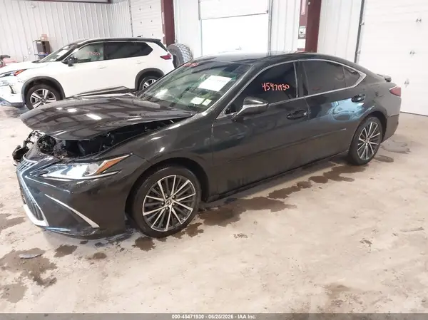 58ADZ1B14NU121962 2022 LEXUS ES - Image 2