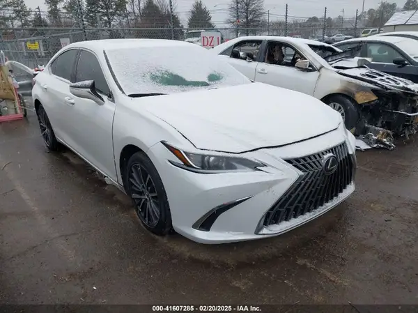 58ADZ1B14NU122691 2022 LEXUS ES - Image 1