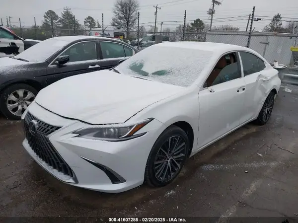 58ADZ1B14NU122691 2022 LEXUS ES - Image 2