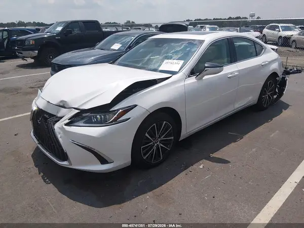 58ADZ1B14NU125526 2022 LEXUS ES - Image 2