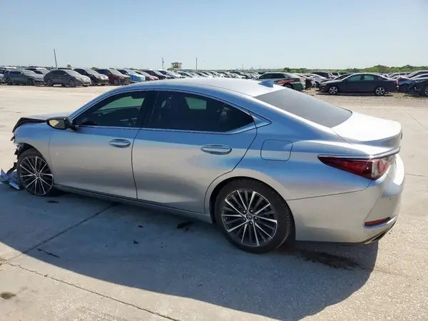 58ADZ1B14NU126529 2022 LEXUS ES - Image 2