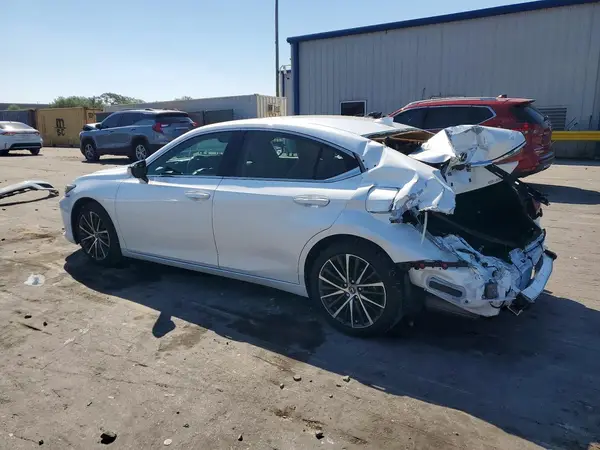 58ADZ1B14NU132881 2022 LEXUS ES - Image 2