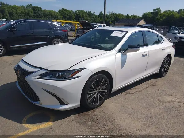 58ADZ1B14NU135070 2022 LEXUS ES - Image 2
