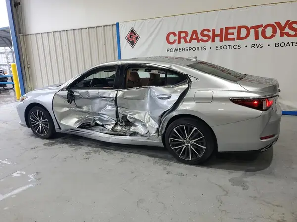 58ADZ1B14RU166874 2024 LEXUS ES - Image 2