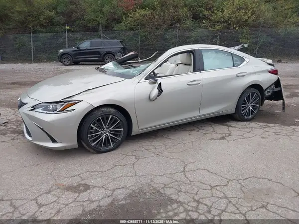 58ADZ1B14RU166924 2024 LEXUS ES - Image 2