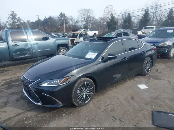58ADZ1B14SU209180 2025 LEXUS ES - Image 2