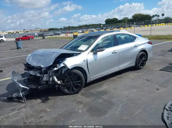 58ADZ1B14SU212161 2025 LEXUS ES - Image 2