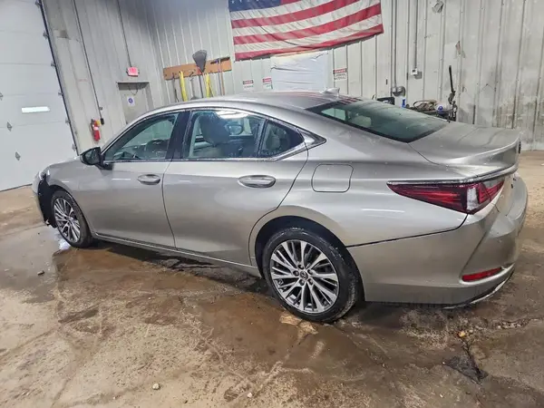 58ADZ1B15LU061316 2020 LEXUS ES - Image 2