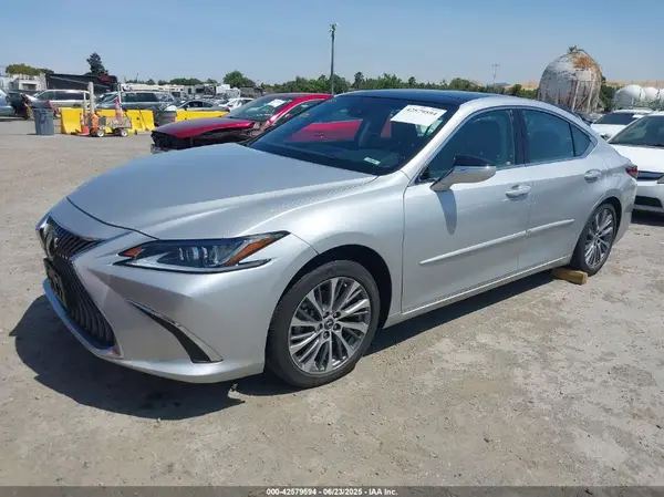 58ADZ1B15LU061784 2020 LEXUS ES - Image 2