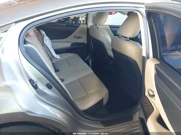 58ADZ1B15MU084712 2021 LEXUS ES - Image 8