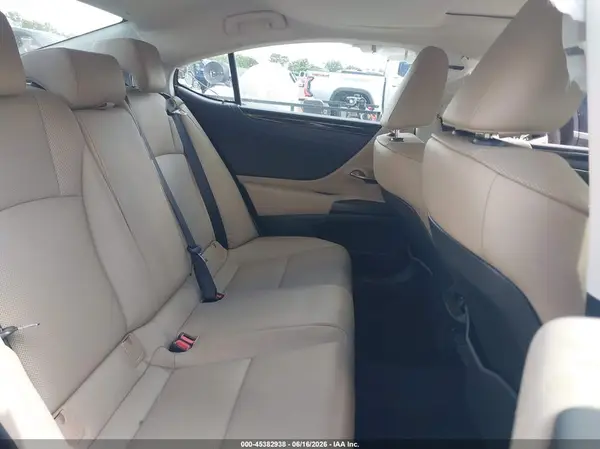 58ADZ1B15MU095757 2021 LEXUS ES - Image 8