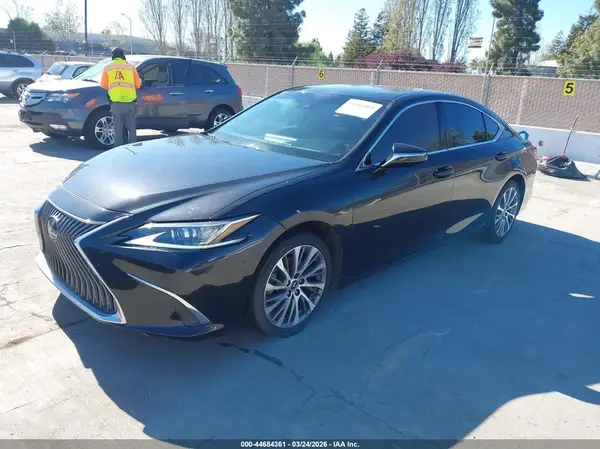 58ADZ1B15MU099176 2021 LEXUS ES - Image 2