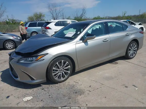 58ADZ1B15MU106451 2021 LEXUS ES - Image 2