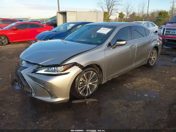 58ADZ1B15MU108376 2021 LEXUS ES - Image 2